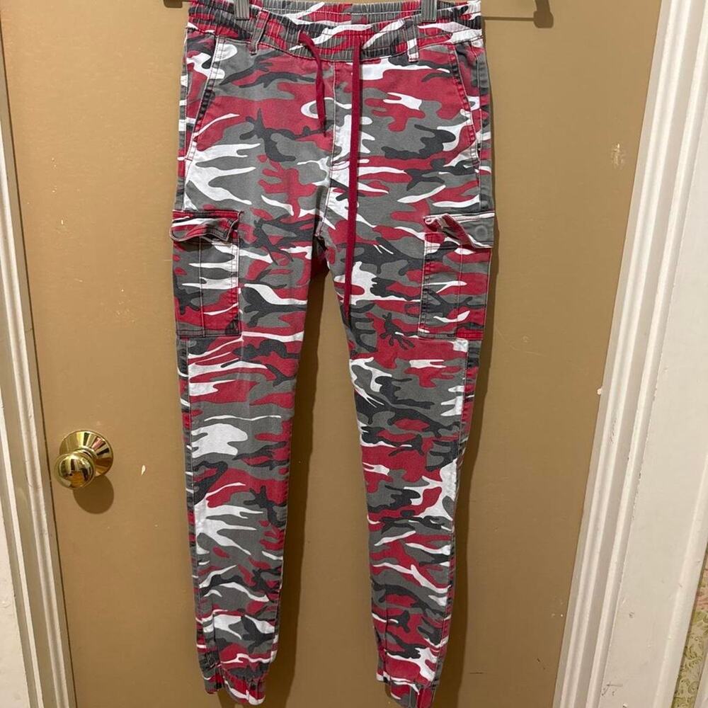 Camo Cargo Joggers – Women’s S – Red/Gray/White